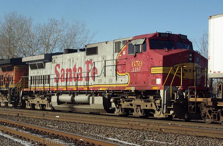 BNSF 659 - Dash 9-44CW.JPG